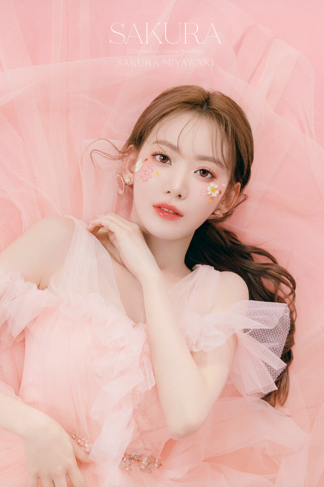 JP Sakura Miyawaki 宮脇咲良 – Graduation Visual Booklet (85P) Cover Photo