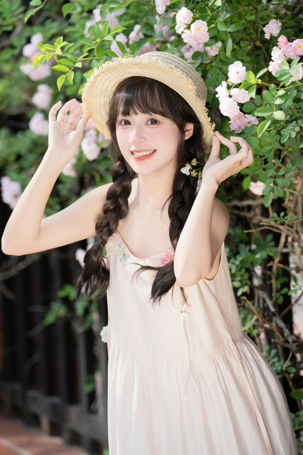 YiTuYu艺图语 Vol.9275 Xia Yu Xiao Nian (25P)