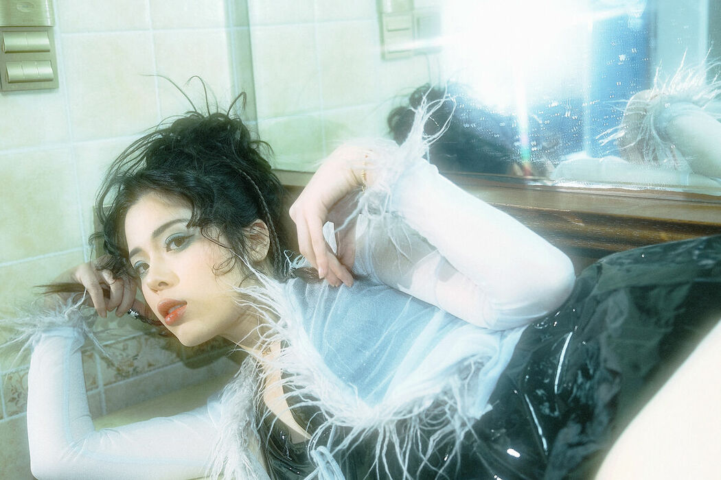 YiTuYu艺图语 Vol.9281 Yi Zhi Qian Qian (14P)