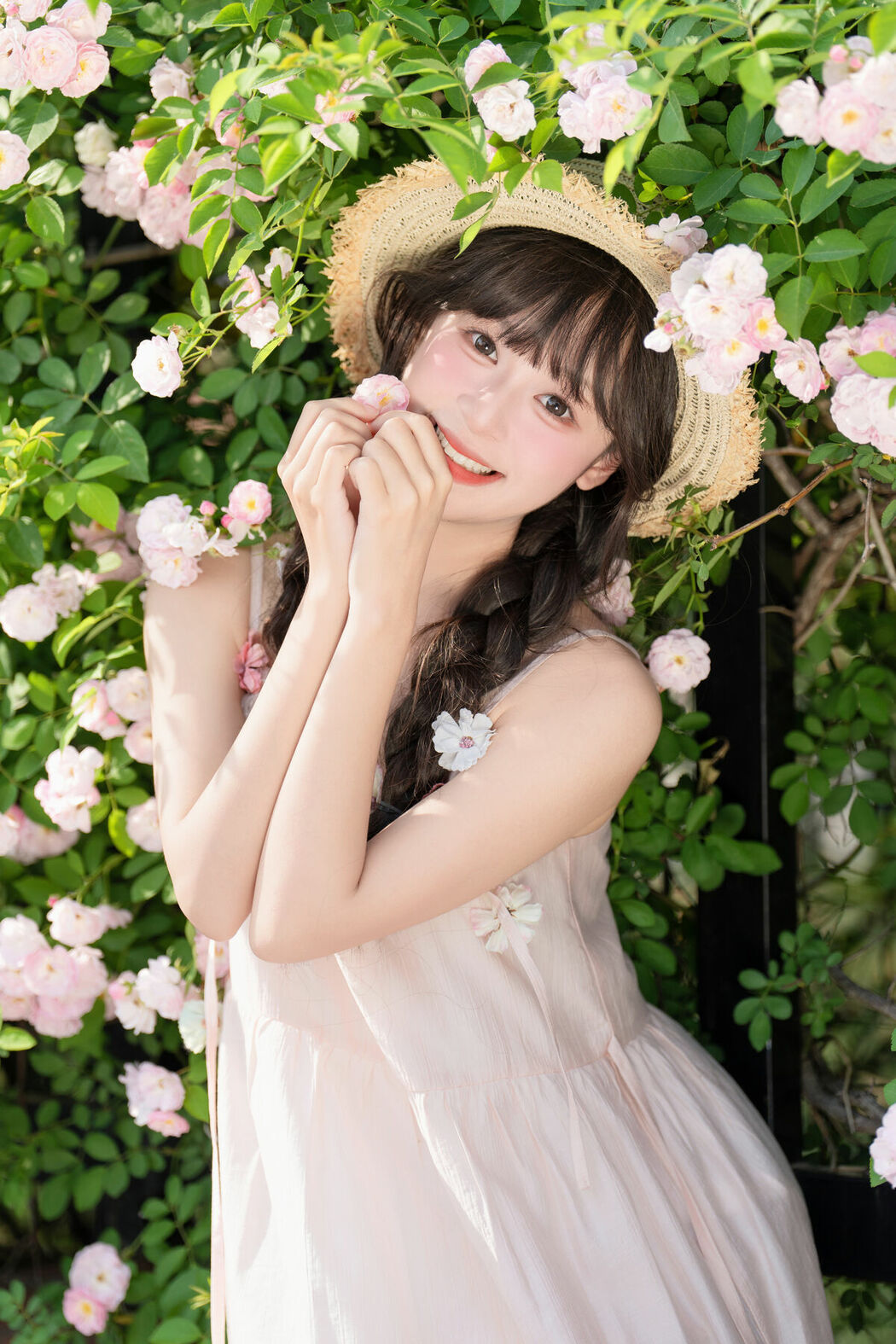 YiTuYu艺图语 Vol.9275 Xia Yu Xiao Nian (25P)