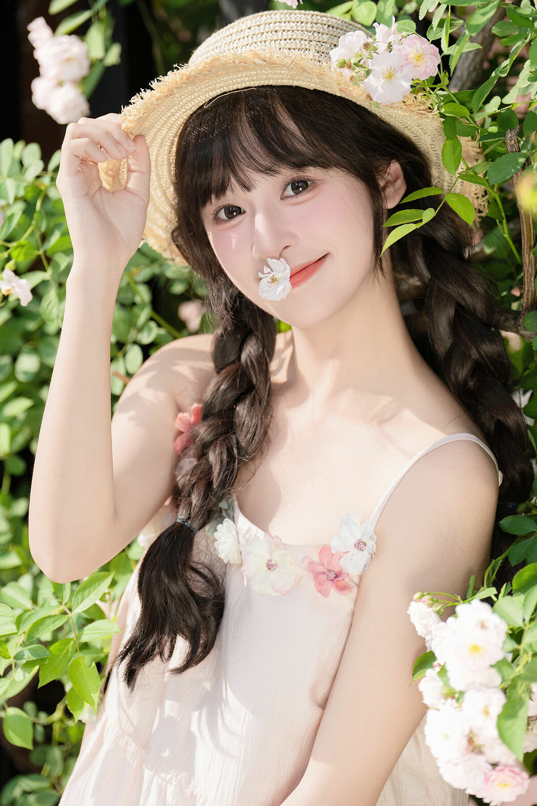 YiTuYu艺图语 Vol.9275 Xia Yu Xiao Nian (25P) Cover Photo