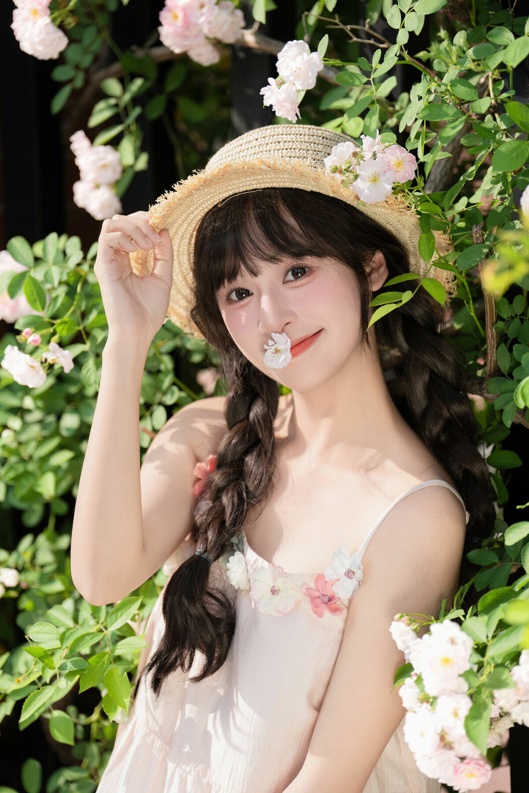 YiTuYu艺图语 Vol.9275 Xia Yu Xiao Nian (25P)