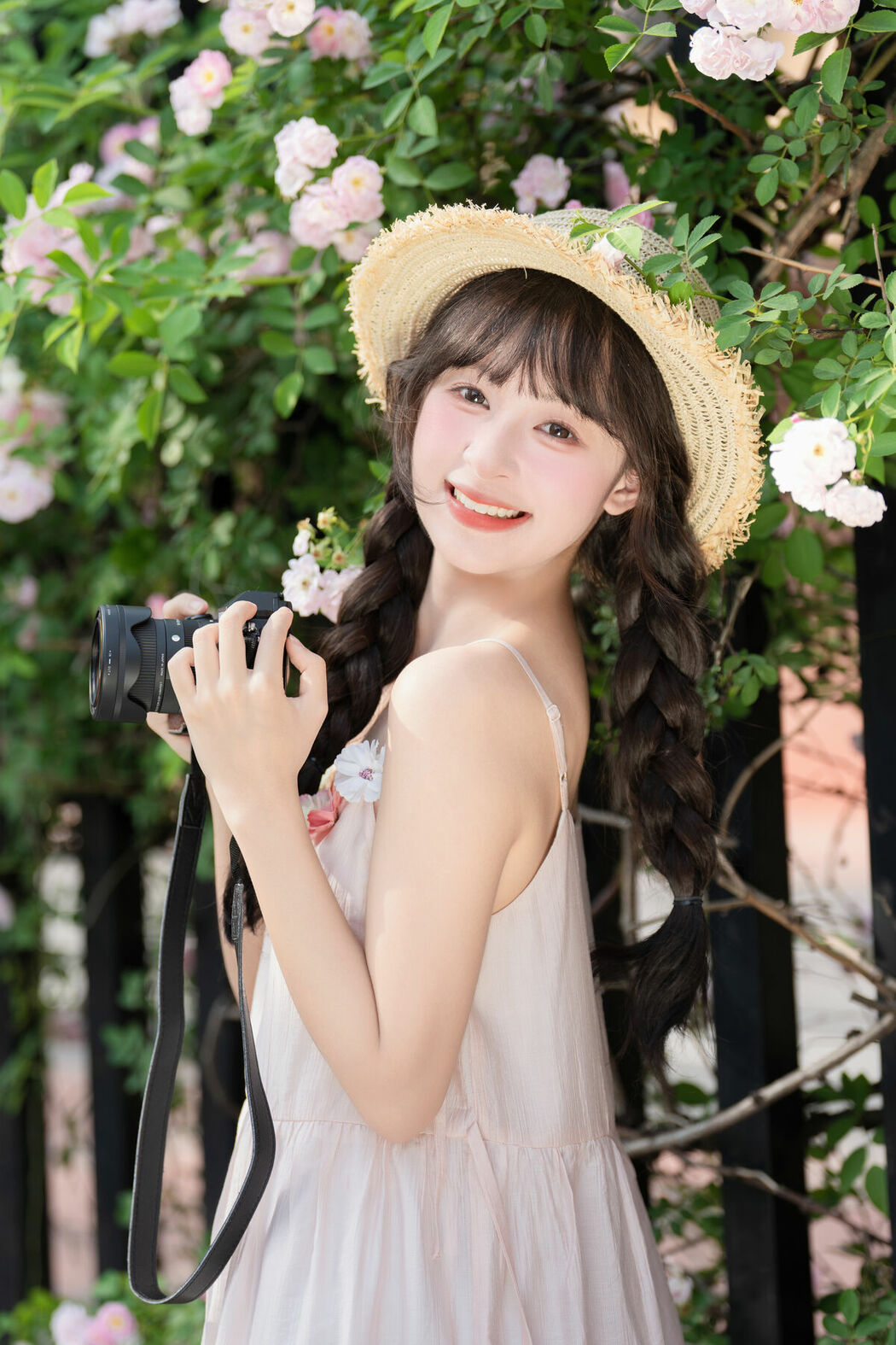 YiTuYu艺图语 Vol.9275 Xia Yu Xiao Nian (25P)