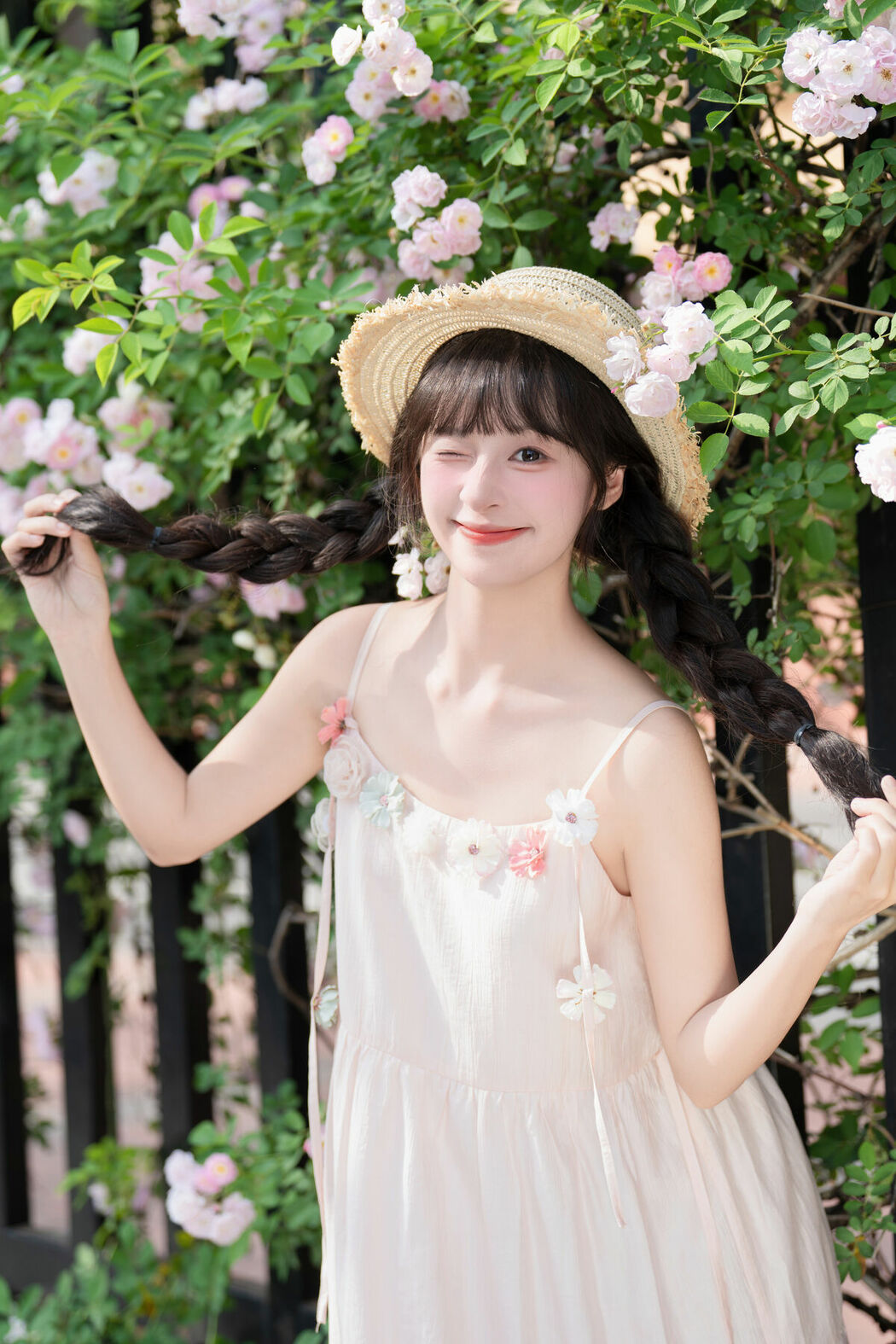 YiTuYu艺图语 Vol.9275 Xia Yu Xiao Nian (25P)