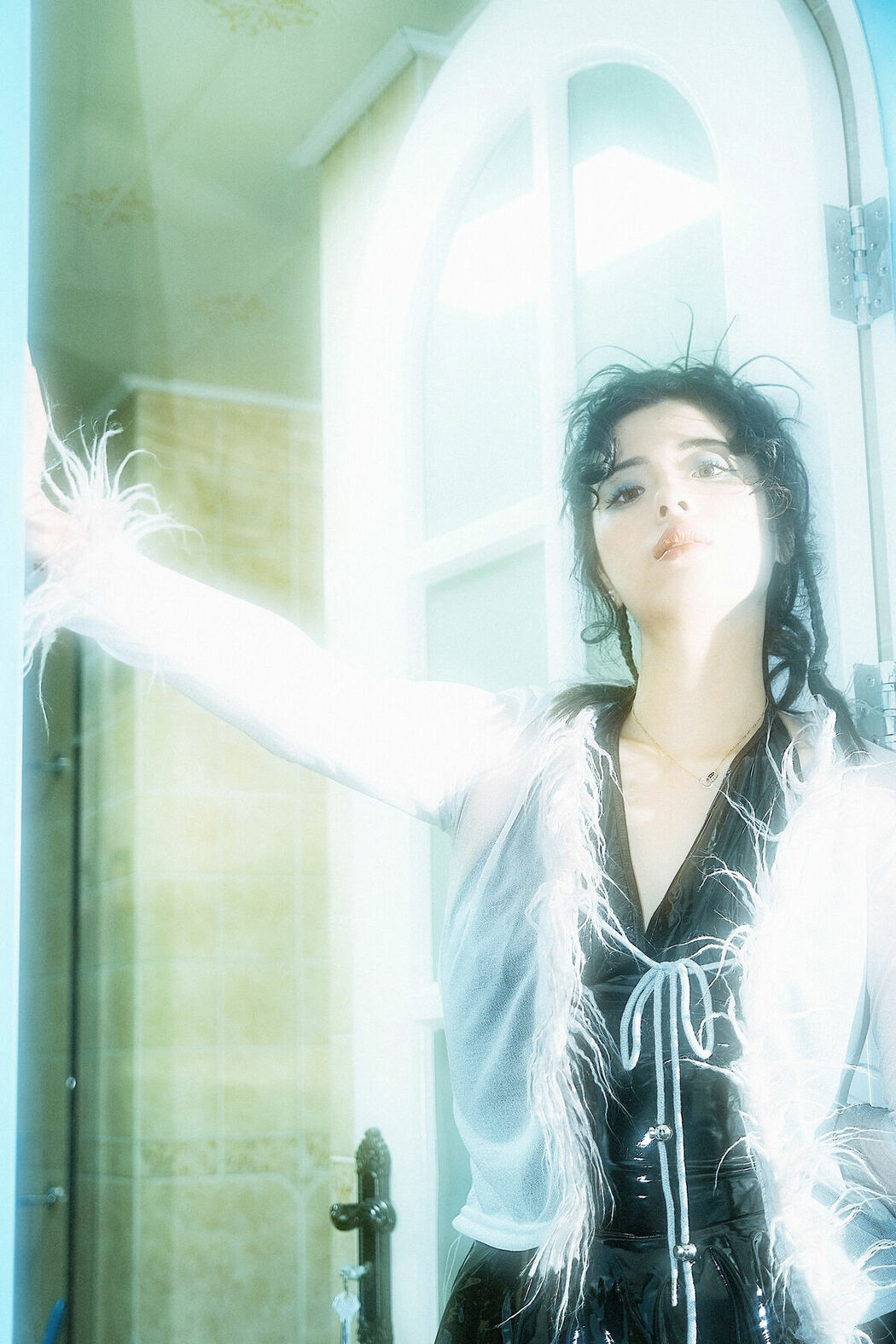 YiTuYu艺图语 Vol.9281 Yi Zhi Qian Qian (14P)