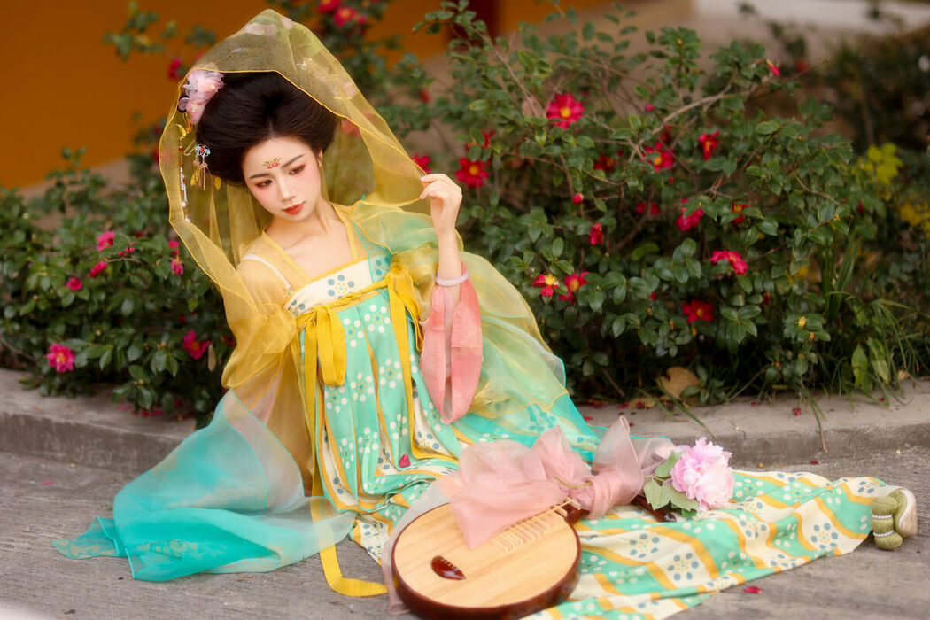 YiTuYu艺图语 Vol.9276 Xiao Du Tong Xue (52P)