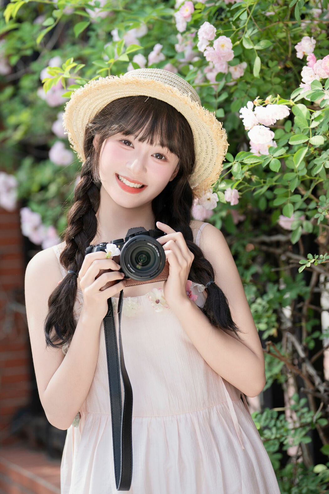 YiTuYu艺图语 Vol.9275 Xia Yu Xiao Nian (25P)