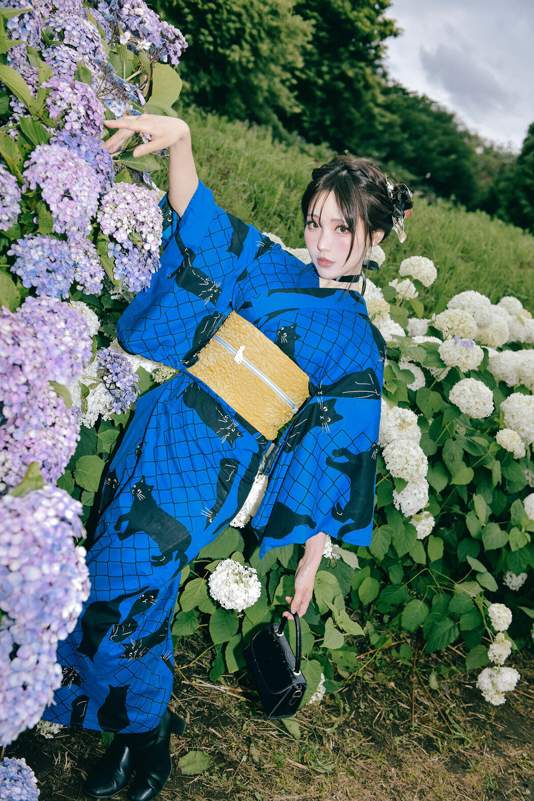 Coser@Ely_eee ElyEE子 – Rainy Season Black Cat (39P – 4V)