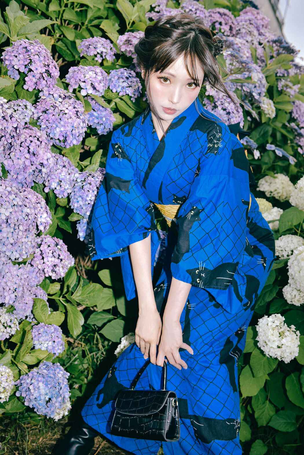 Coser@Ely_eee ElyEE子 – Rainy Season Black Cat (39P – 4V)