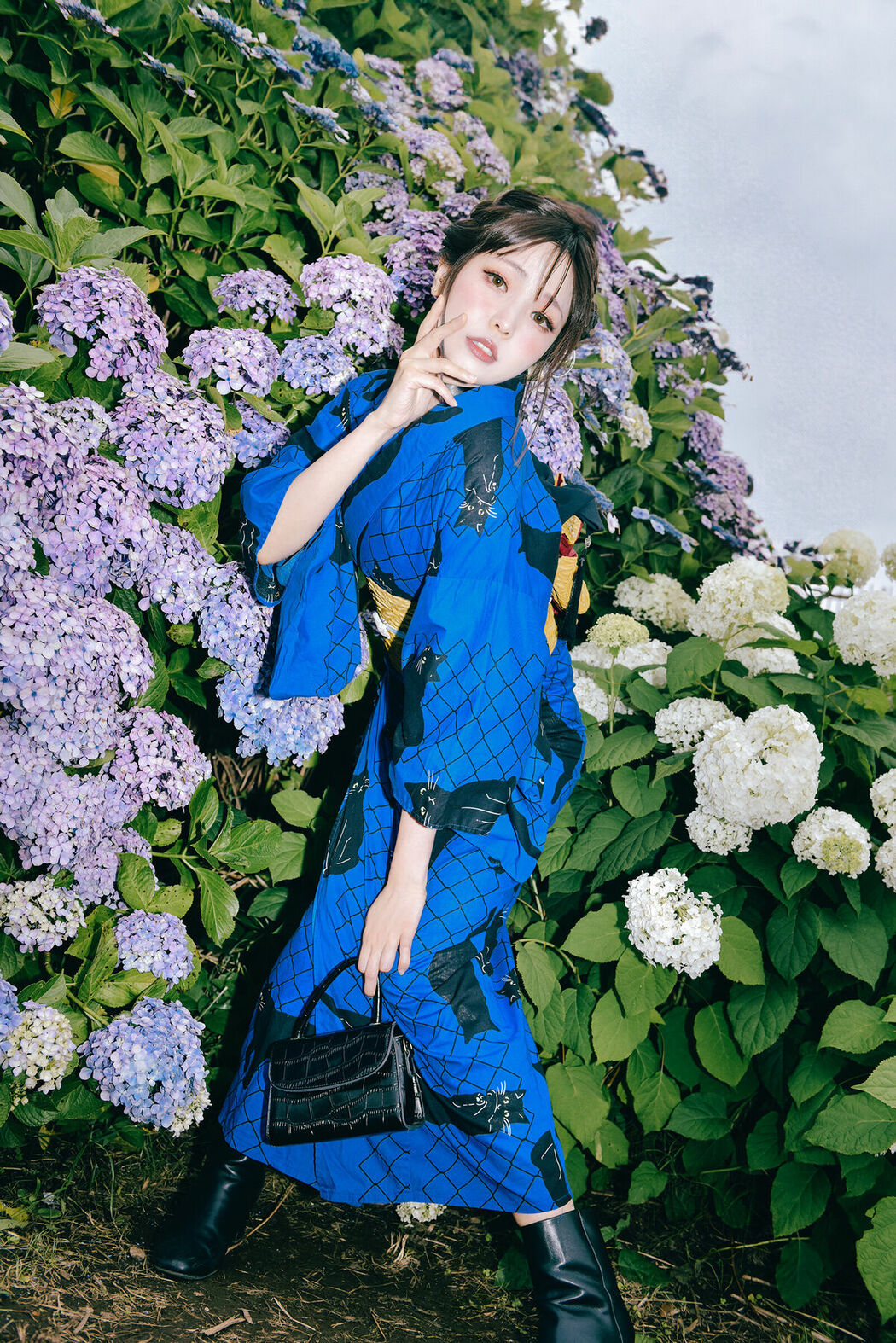 Coser@Ely_eee ElyEE子 – Rainy Season Black Cat (39P – 4V)