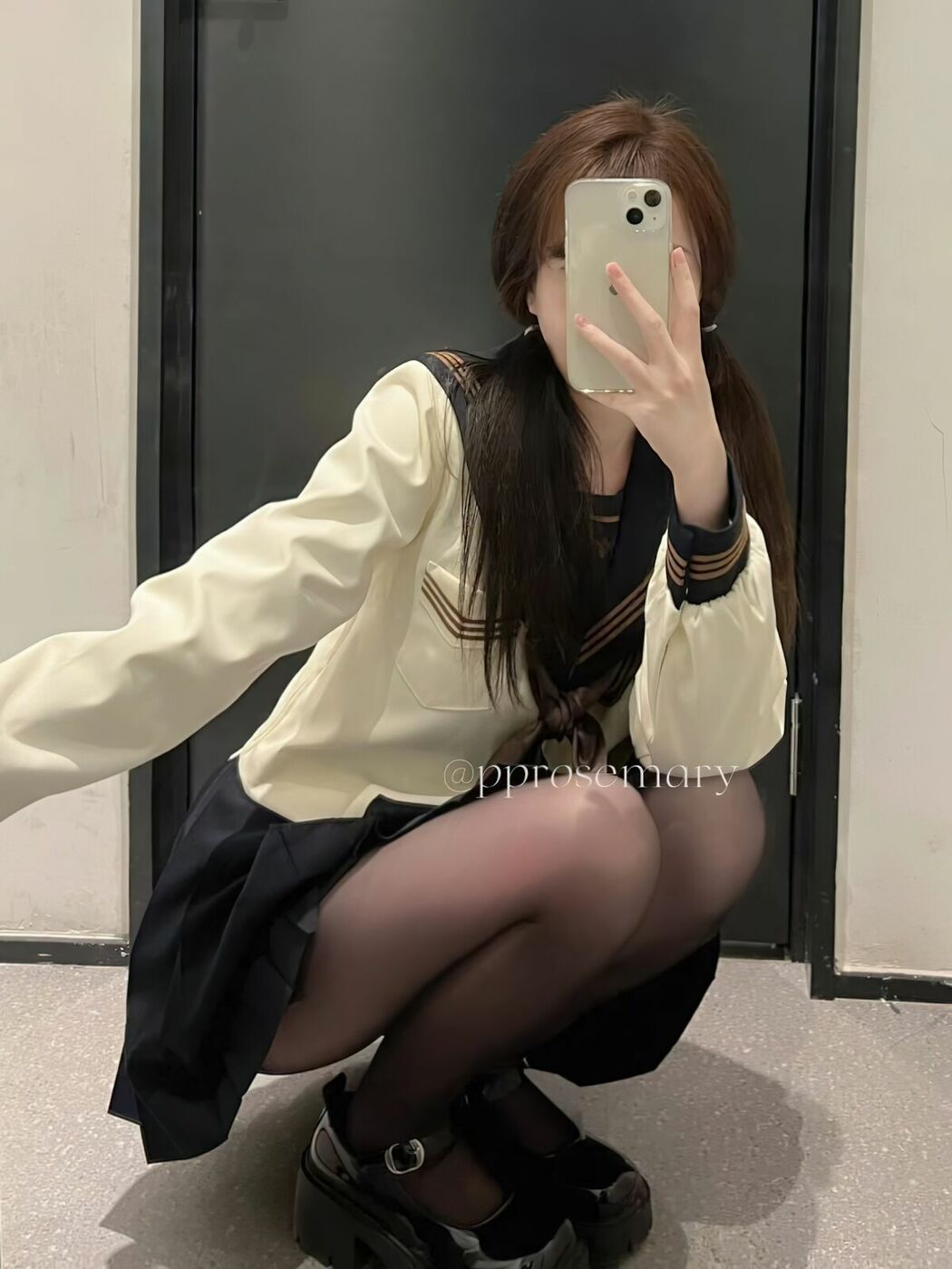 Coser@pprosemary – 高颜值露脸福利姬视图合集 Part02 (56P)