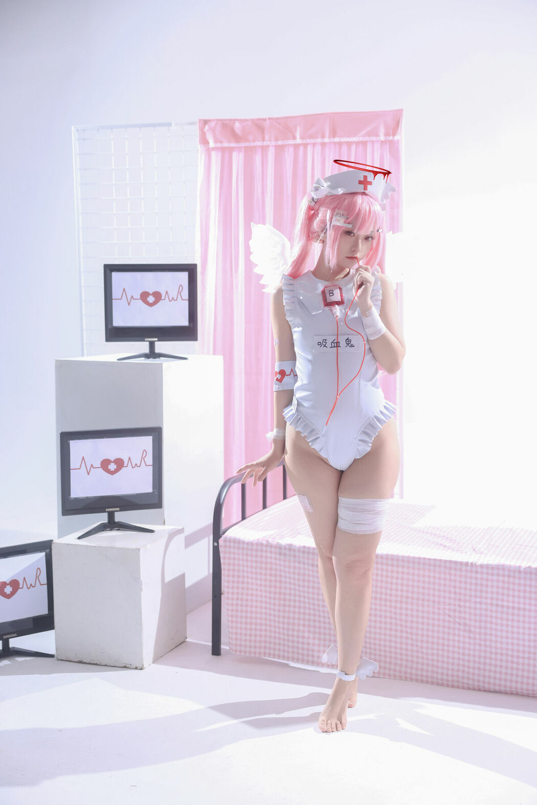 Coser@G44不会受伤 – 见习看护师 月夜见爱 (32P)