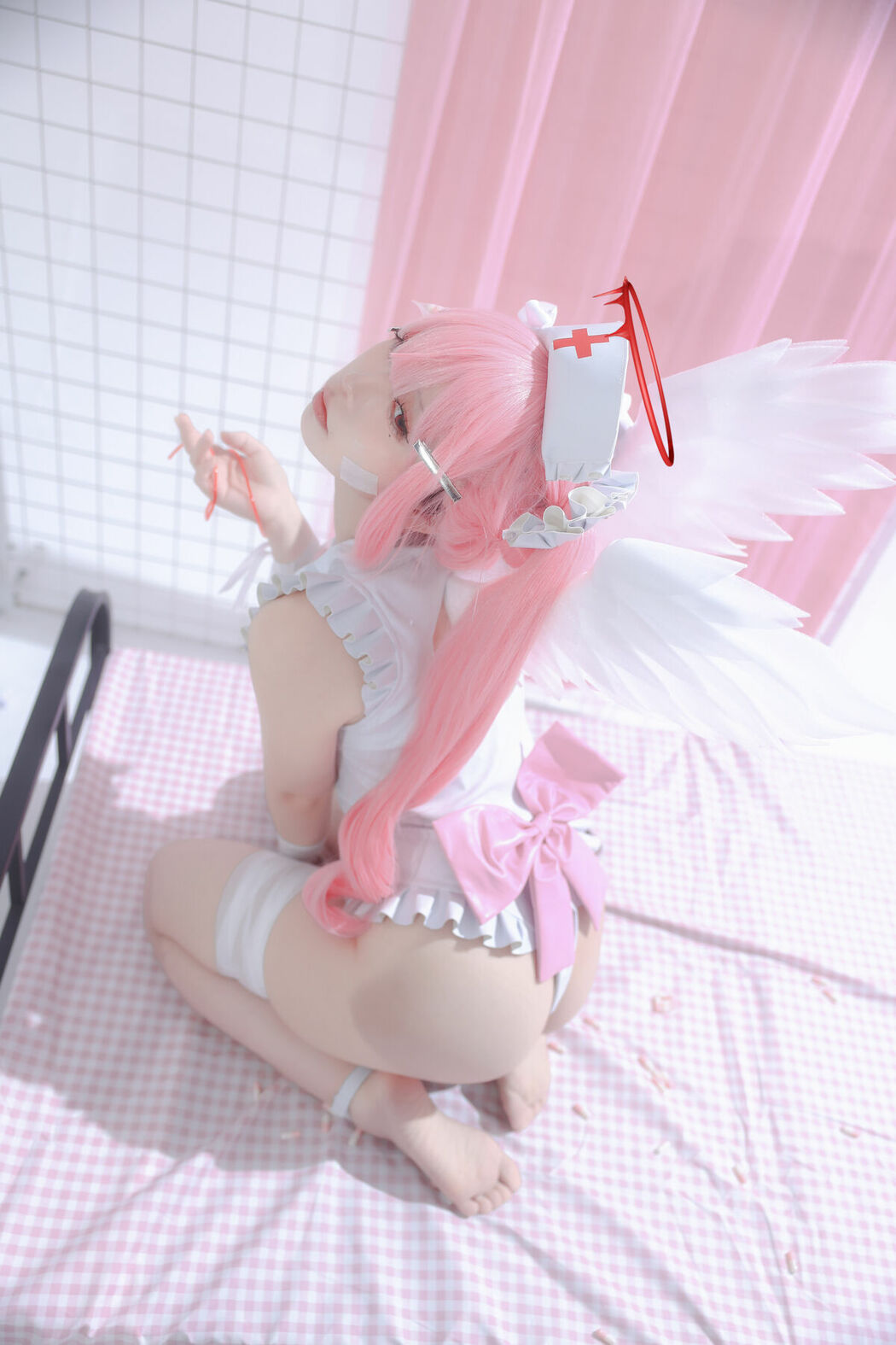 Coser@G44不会受伤 – 见习看护师 月夜见爱 (32P)