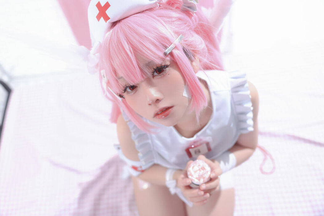 Coser@G44不会受伤 – 见习看护师 月夜见爱 (32P)