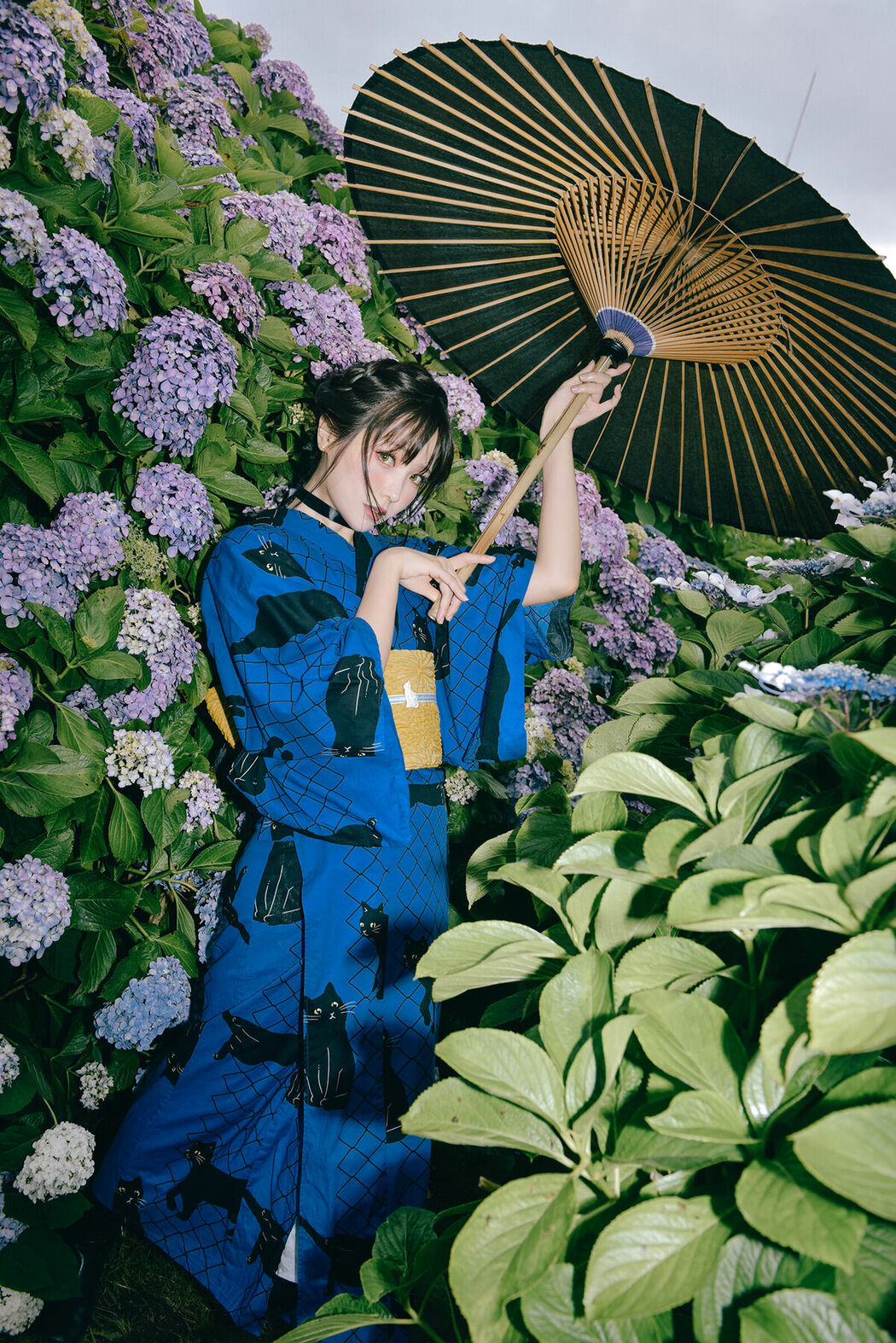 Coser@Ely_eee ElyEE子 – Rainy Season Black Cat (39P – 4V)