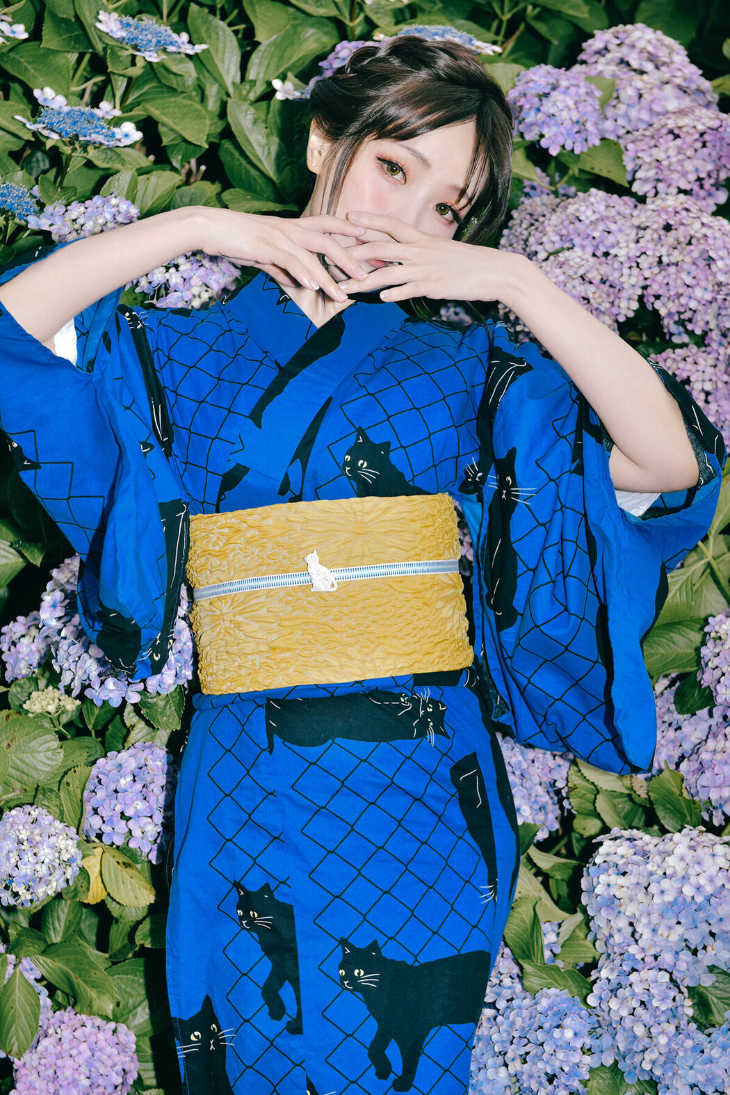 Coser@Ely_eee ElyEE子 – Rainy Season Black Cat (39P – 4V)