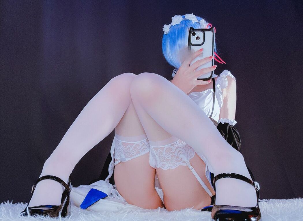 Coser@Ayame base – 白丝蕾姆 (34P – 4V)