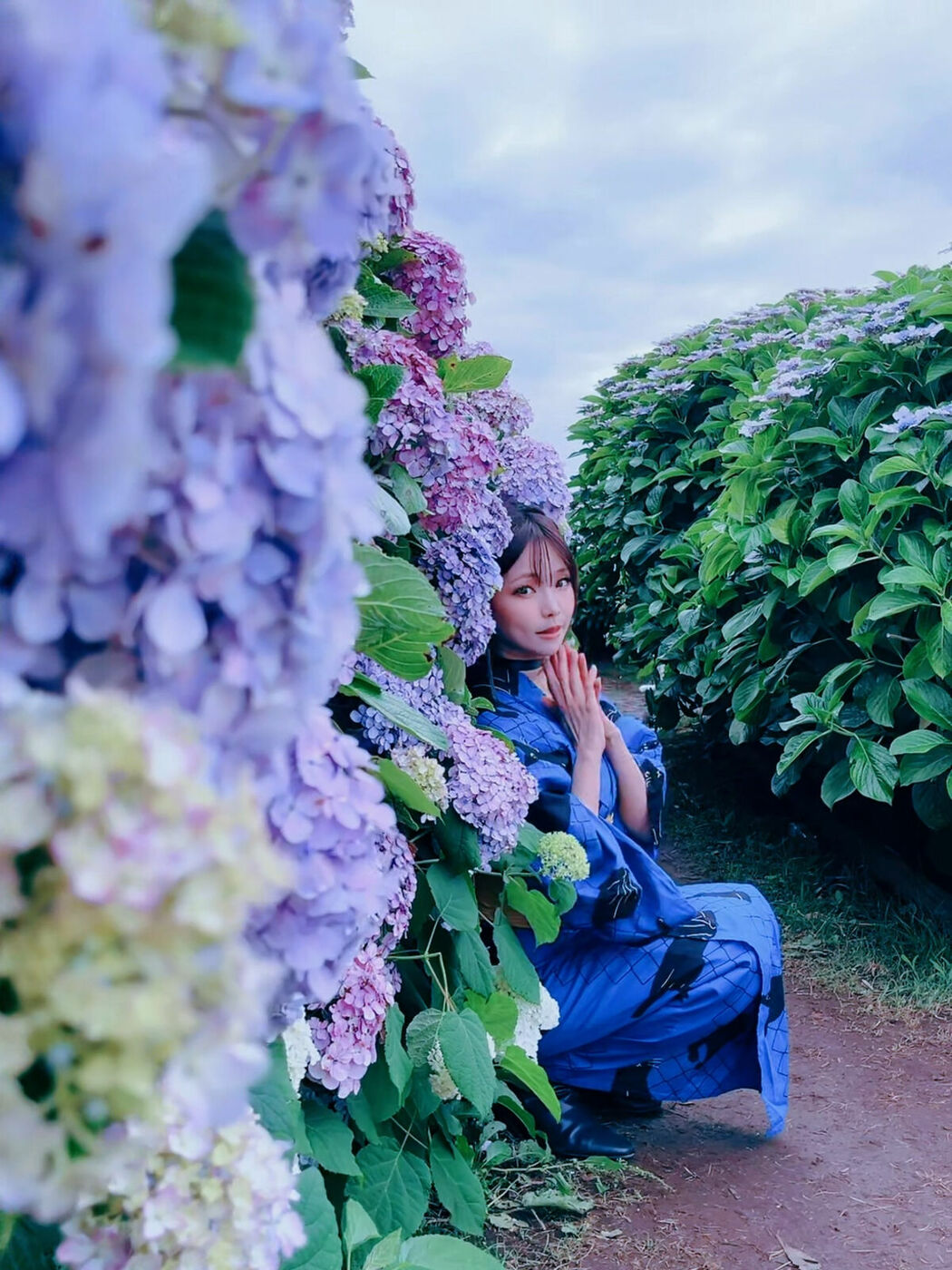 Coser@Ely_eee ElyEE子 – Rainy Season Black Cat (39P – 4V)