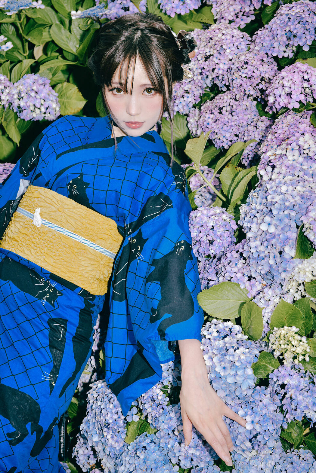 Coser@Ely_eee ElyEE子 – Rainy Season Black Cat (39P – 4V)