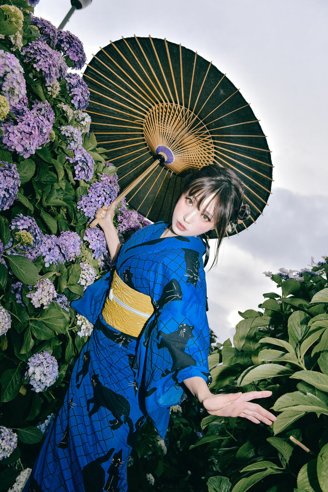 Coser@Ely_eee ElyEE子 – Rainy Season Black Cat (39P – 4V)