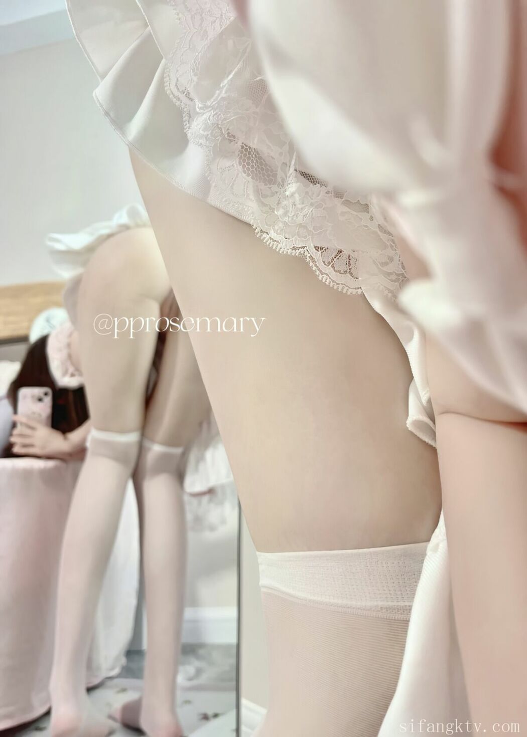 Coser@pprosemary – 高颜值露脸福利姬视图合集 Part01 (56P – 7V)