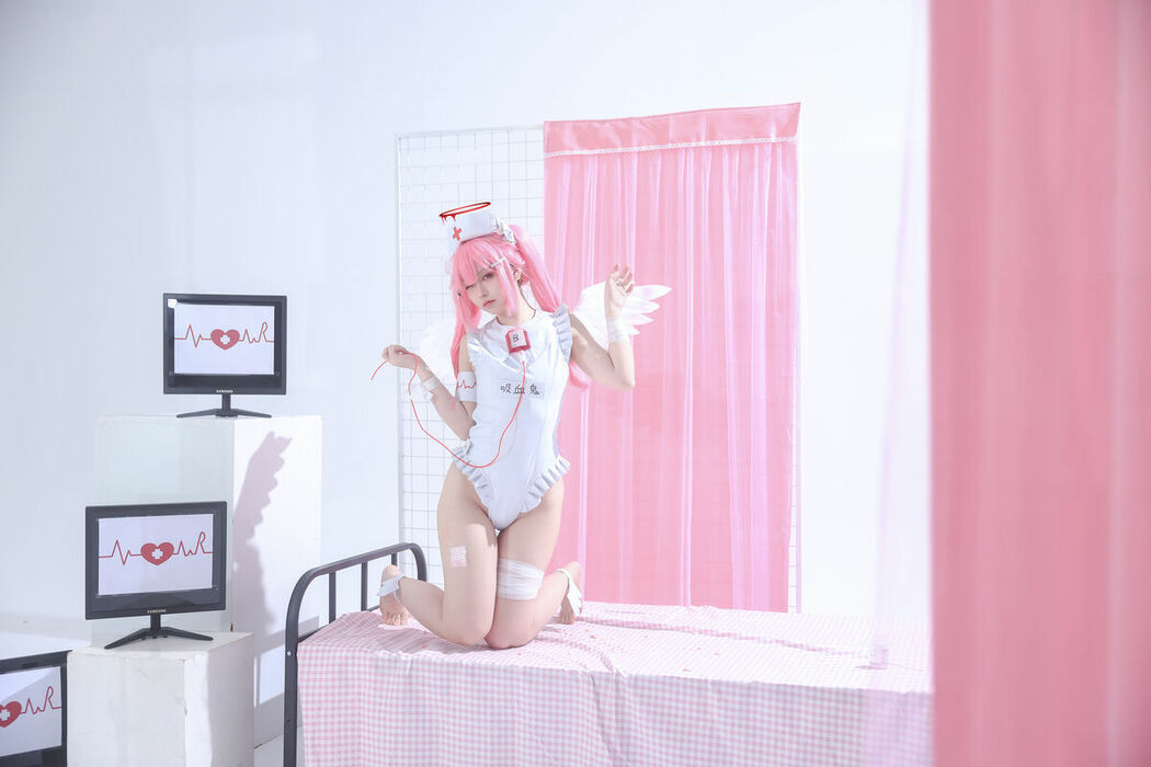 Coser@G44不会受伤 – 见习看护师 月夜见爱 (32P)
