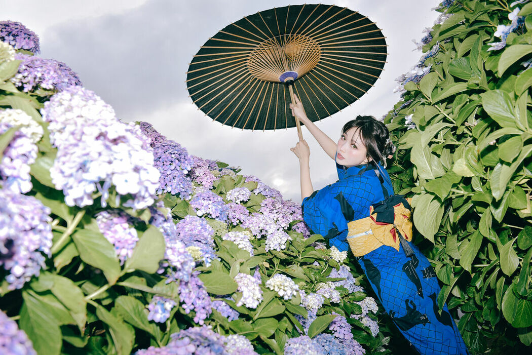 Coser@Ely_eee ElyEE子 – Rainy Season Black Cat (39P – 4V)