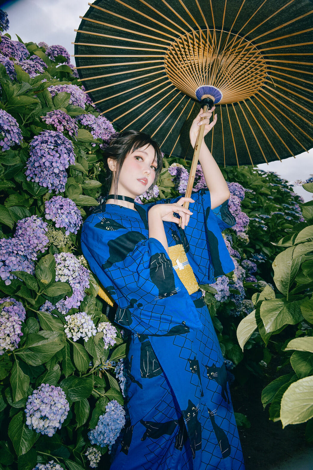 Coser@Ely_eee ElyEE子 – Rainy Season Black Cat (39P – 4V)