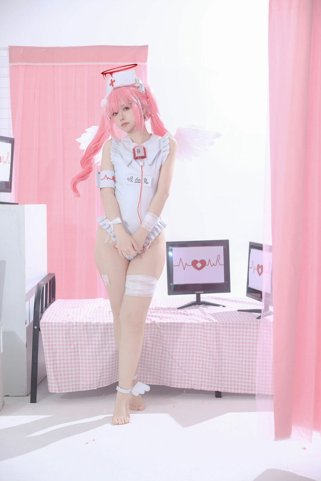 Coser@G44不会受伤 – 见习看护师 月夜见爱 (32P)