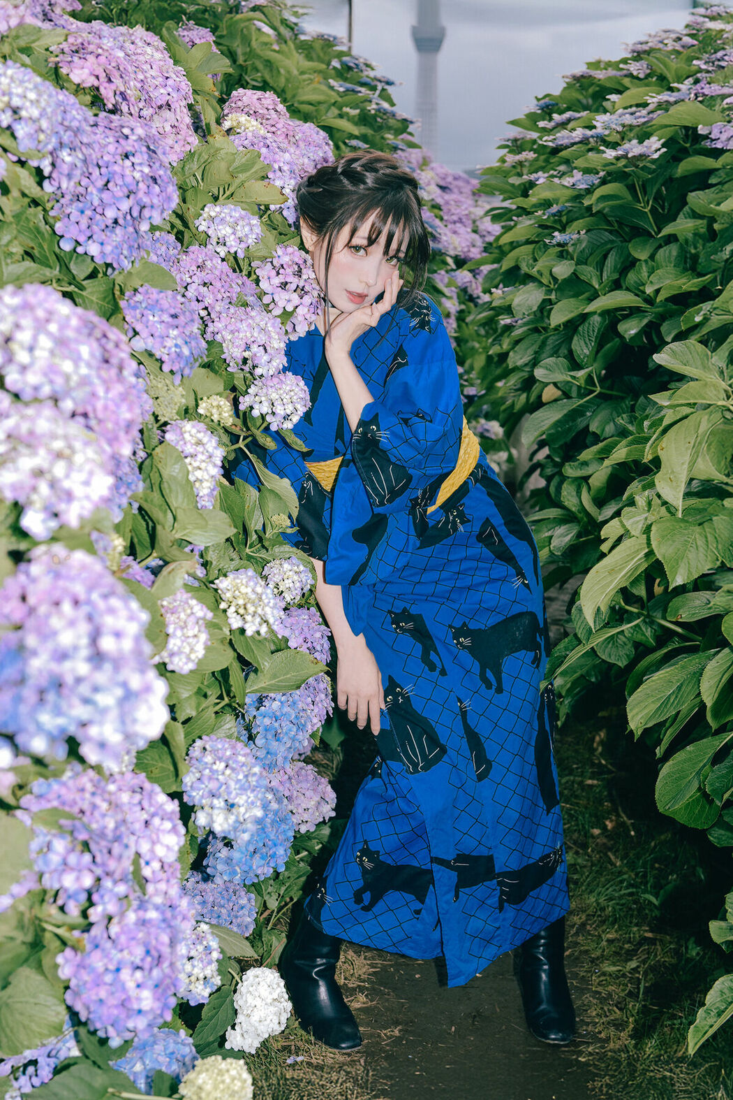 Coser@Ely_eee ElyEE子 – Rainy Season Black Cat (39P – 4V)