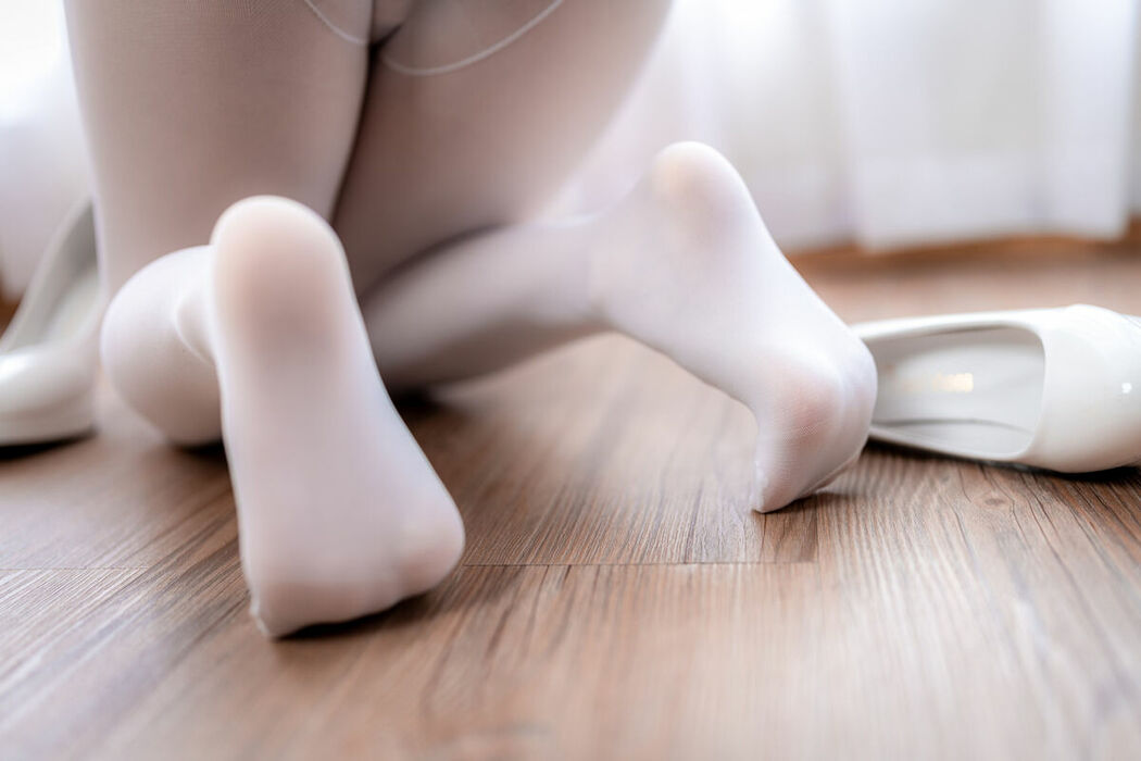 Coser@十万珍吱伏特 – 白桃乌龙奶茶 Part01 (48P)