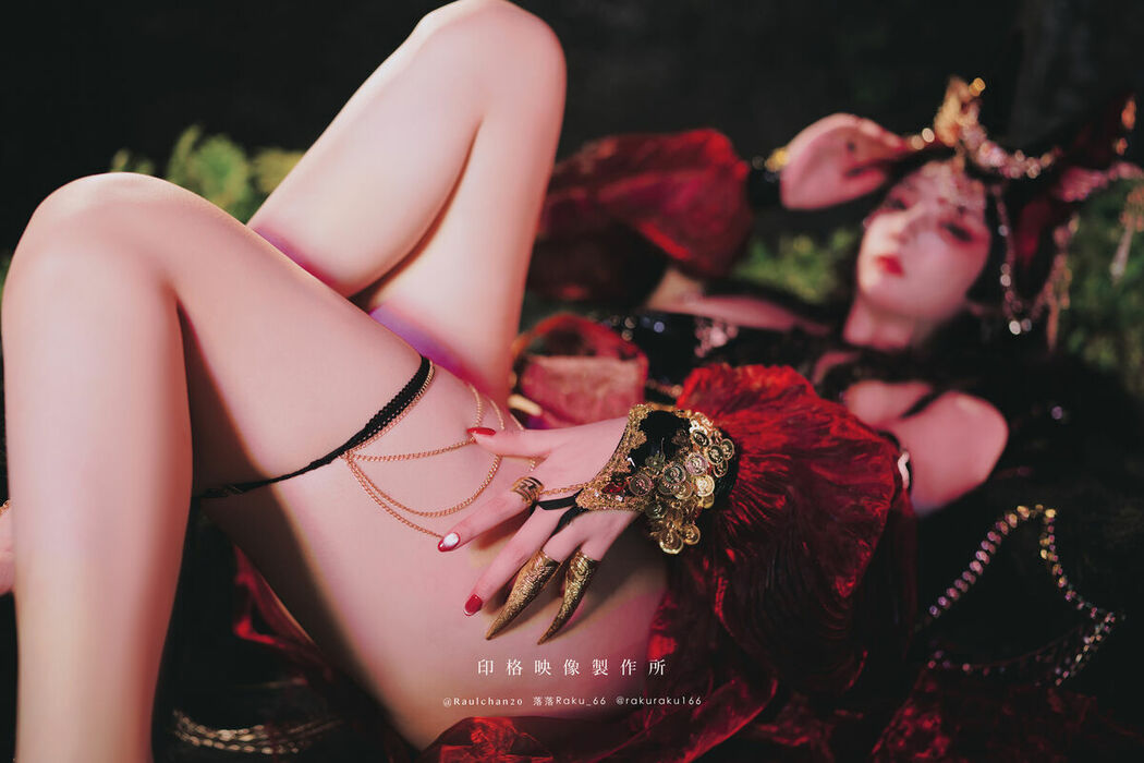 Coser@落落Raku – 宵闇神樂 (33P)