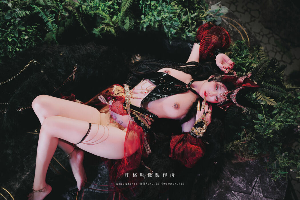 Coser@落落Raku – 宵闇神樂 (33P)