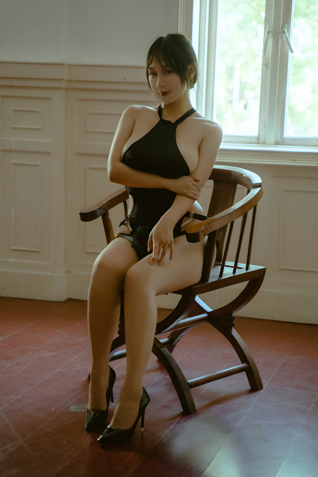 Coser@浅安安 – 激凸黑珍珠 (71P)