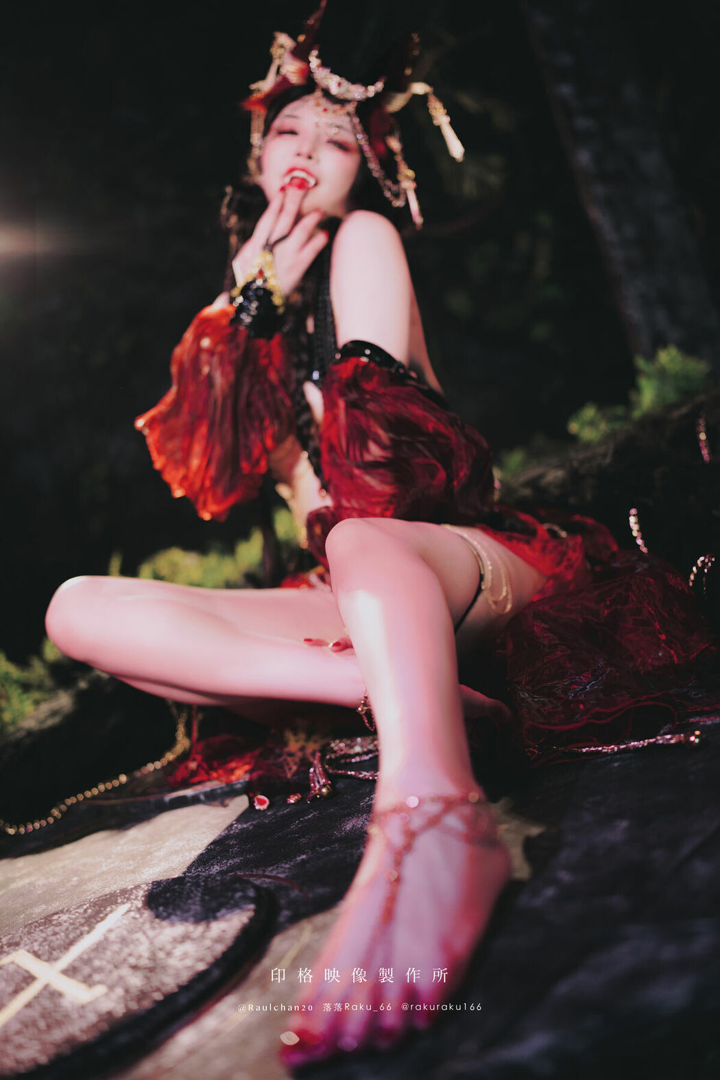 Coser@落落Raku – 宵闇神樂 (33P)