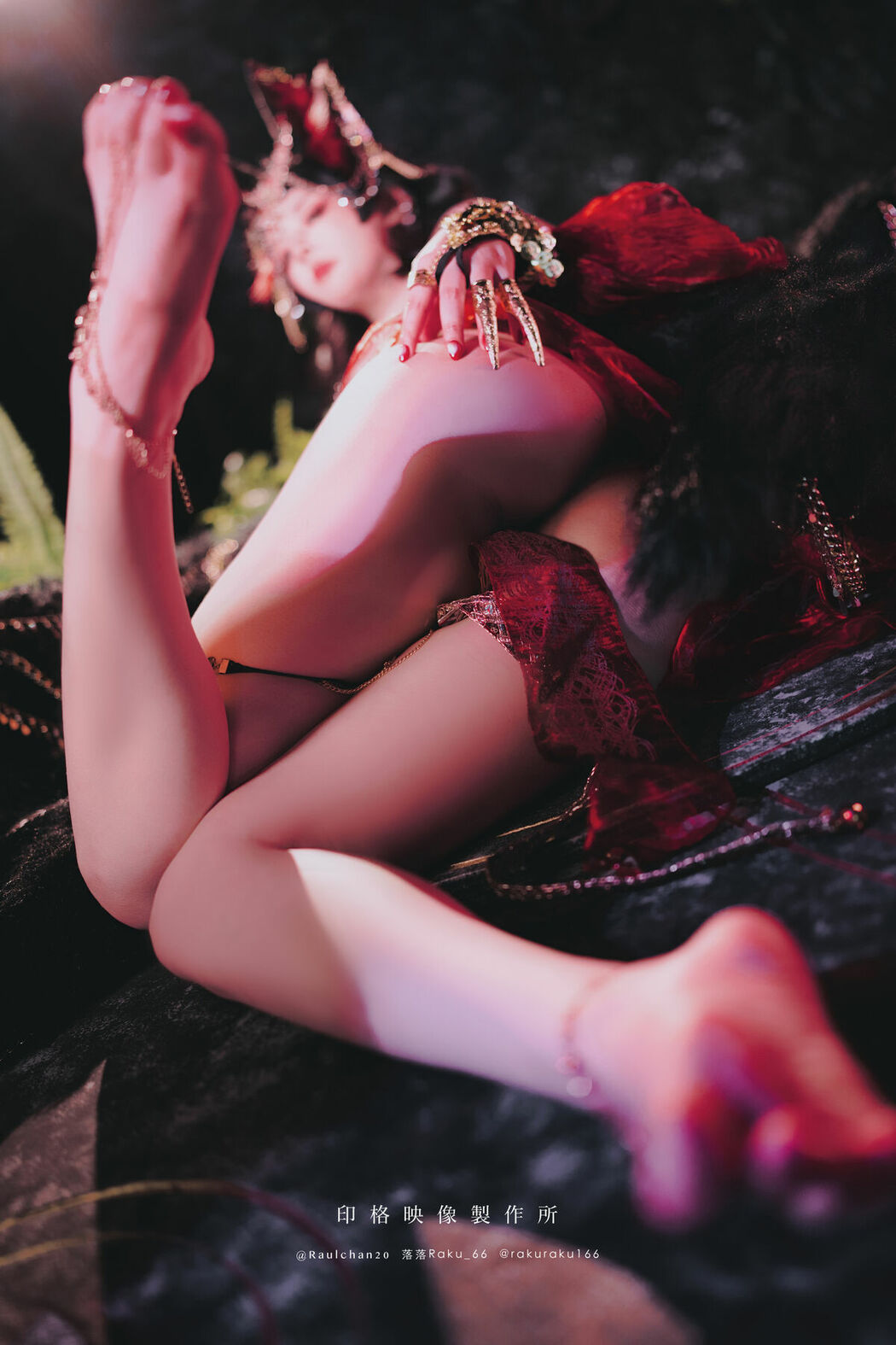 Coser@落落Raku – 宵闇神樂 (33P)