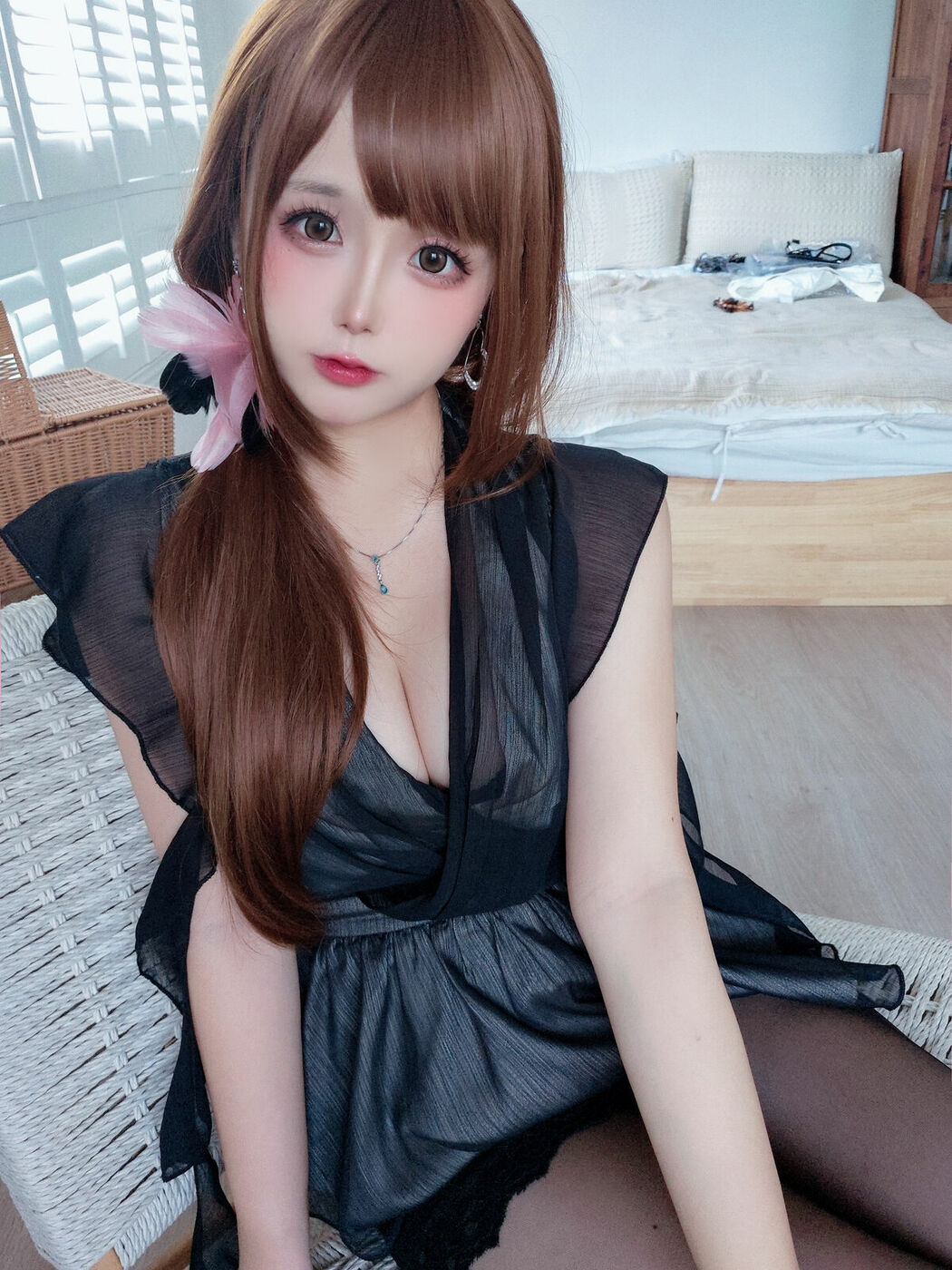 Coser@日奈娇 – 未亡人 Part01 (61P – 7V)