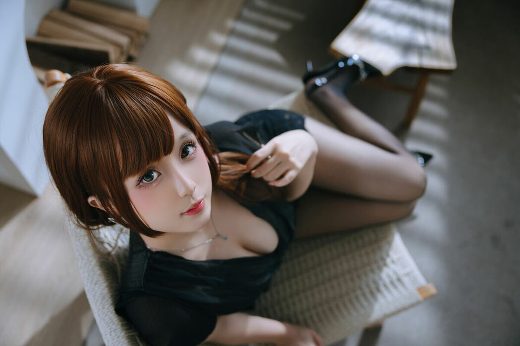 Coser@日奈娇 – 未亡人 Part01 (61P – 7V)