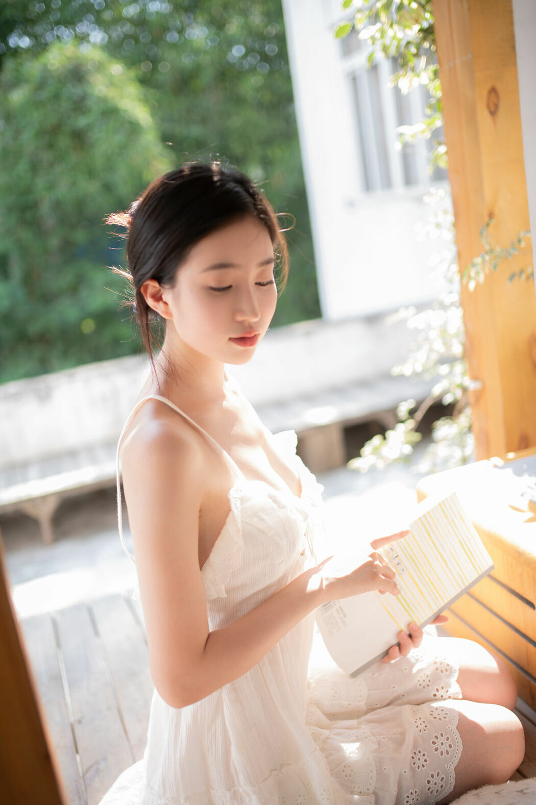 Coser@年年Nnian – 夏日物语 (38P)