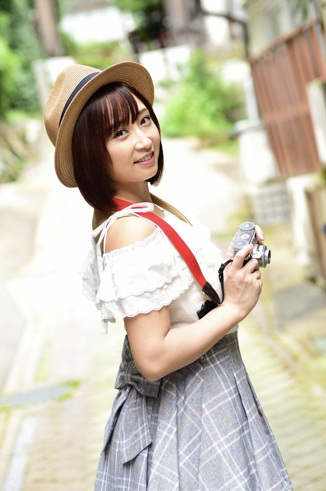 JP Ayumi Kimino きみと歩実 – Giri Idol Club A Short Trip To The Hot Springs With You キミと温泉小旅行 (71P)
