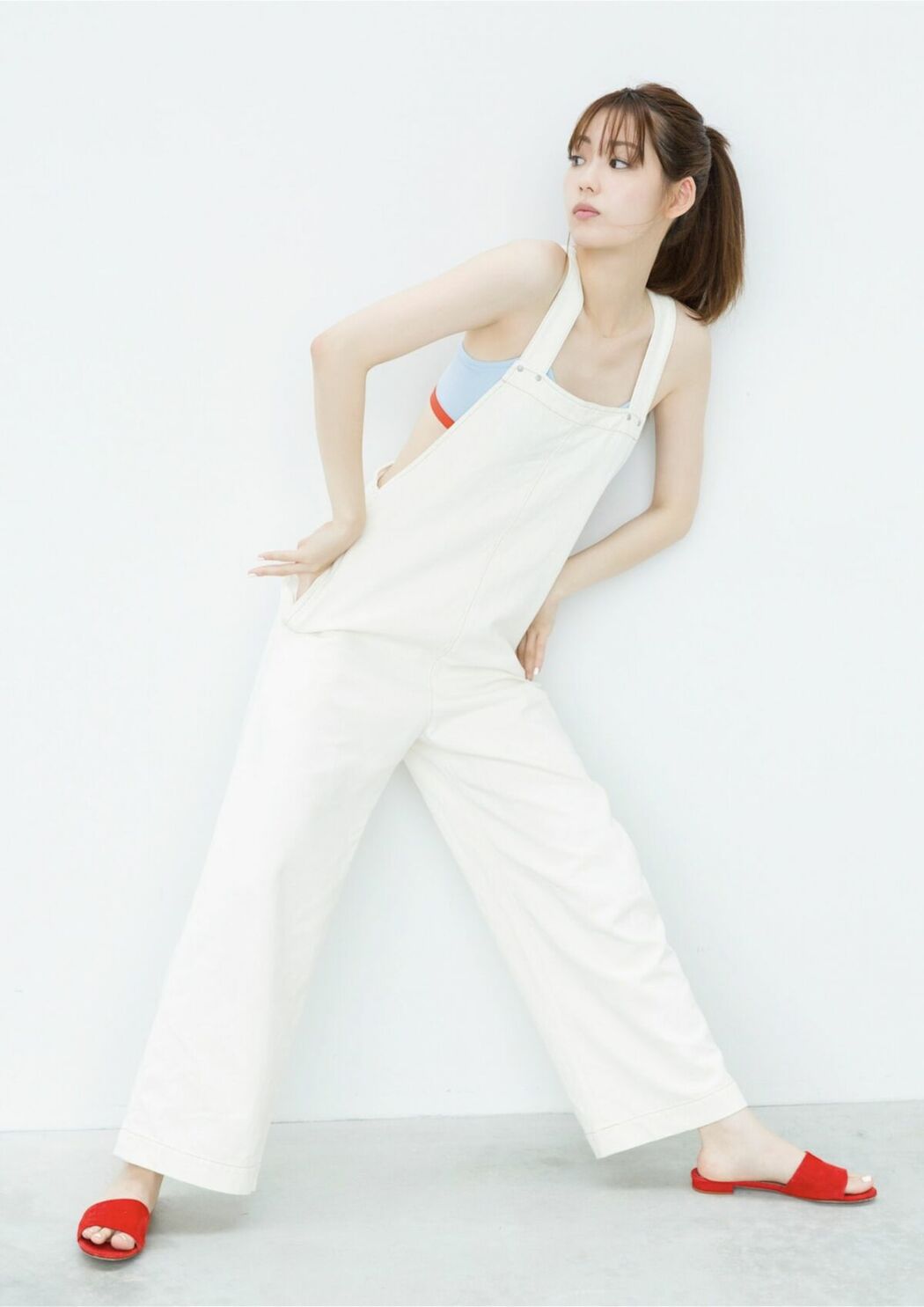 JP Riho Nakamura 中村里帆 – 写真集 Attention, please YJ PHOTO BOOK (27P)