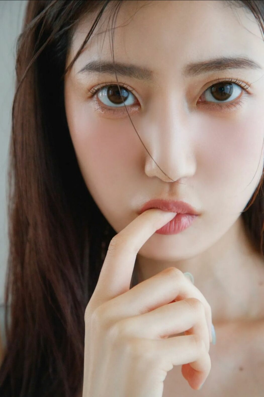 JP Natsuki Abe 阿部なつき – FRIDAY Monthly Girl 053 完全未発表100カット＆ムービー Part01 (51P – 1V)