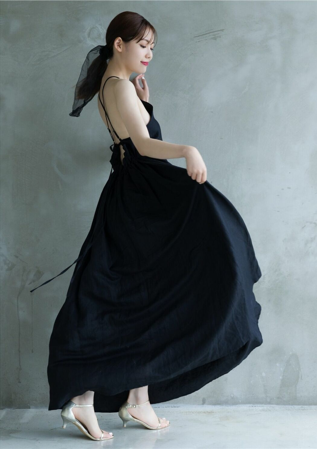 JP Riho Nakamura 中村里帆 – 写真集 Attention, please YJ PHOTO BOOK (27P)