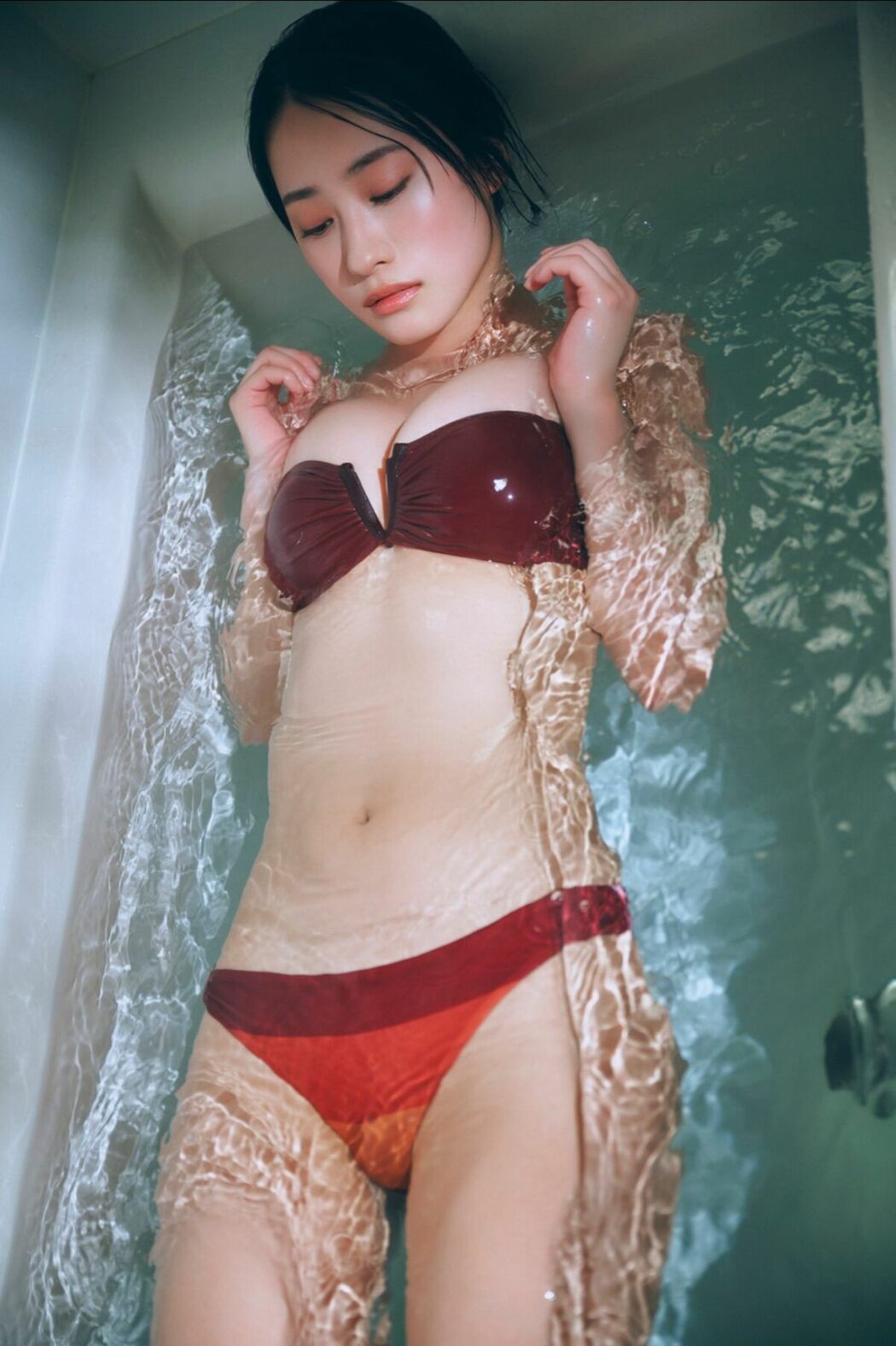 JP Sumida Ayano 澄田綾乃 – FLASHデジタル写真集 熱くさせて (85P)