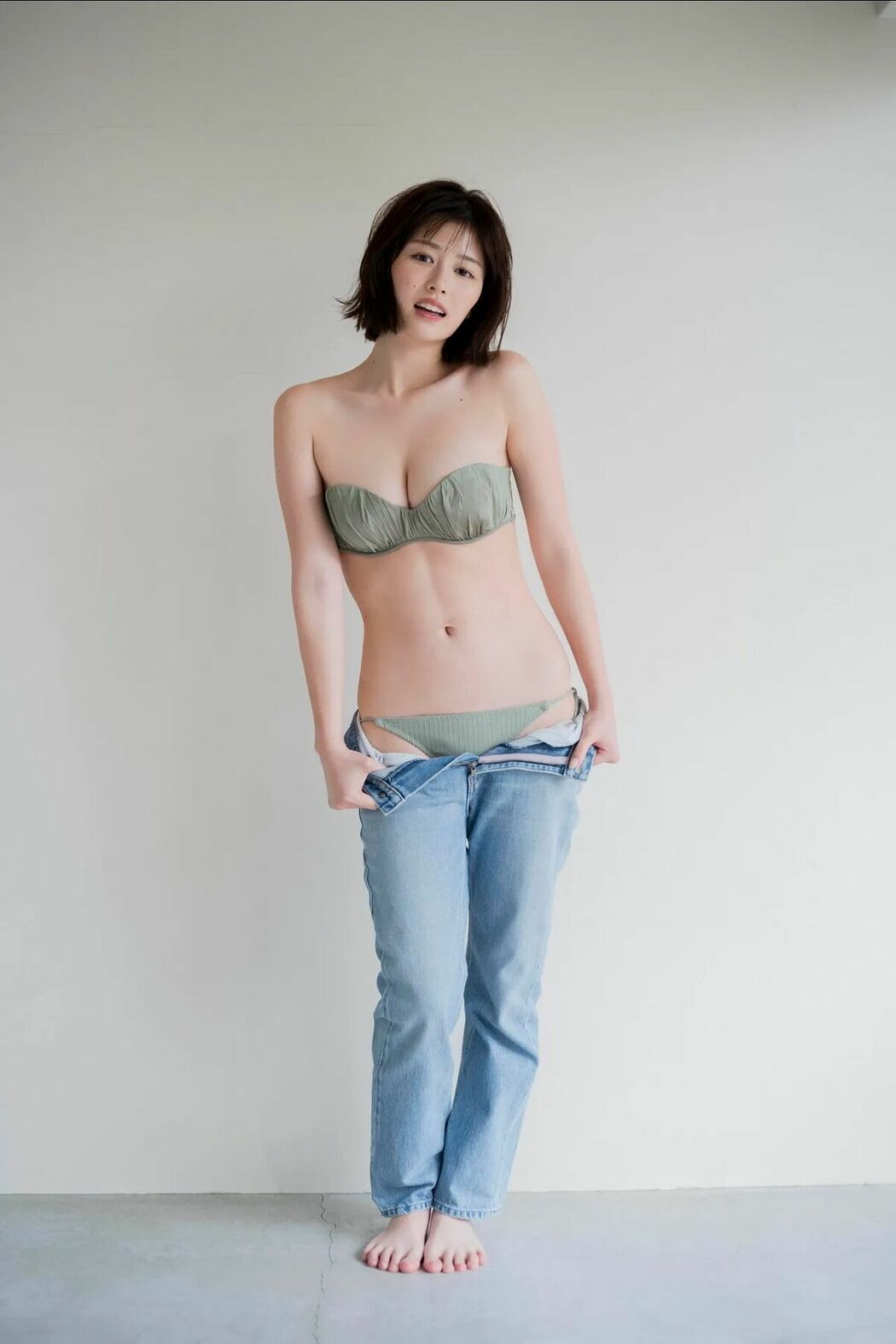 JP Yuzuha Saeki 冴木柚葉 – FRIDAY Monthly Girl 047 完全未発表100カット (91P)