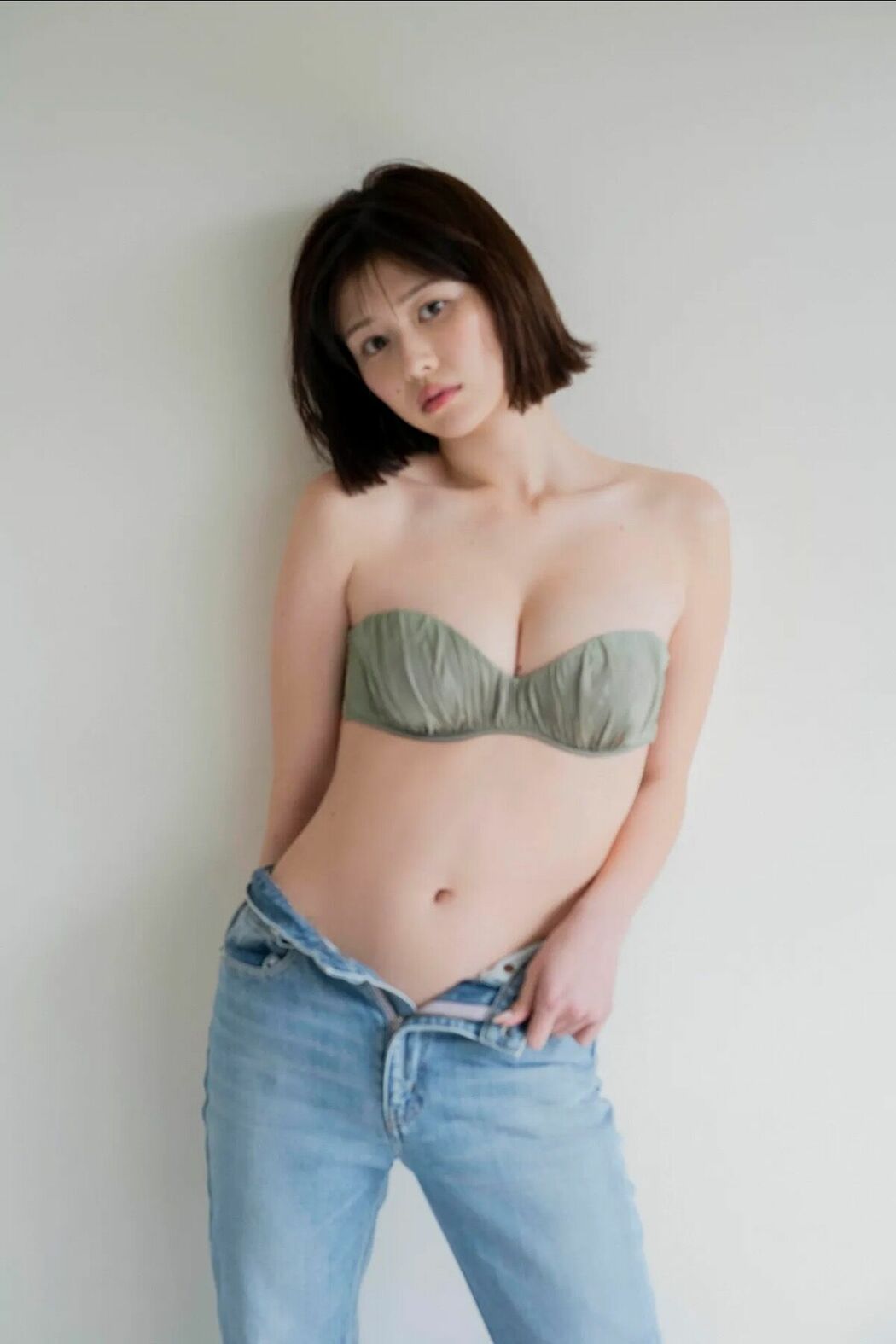 JP Yuzuha Saeki 冴木柚葉 – FRIDAY Monthly Girl 047 完全未発表100カット (91P)