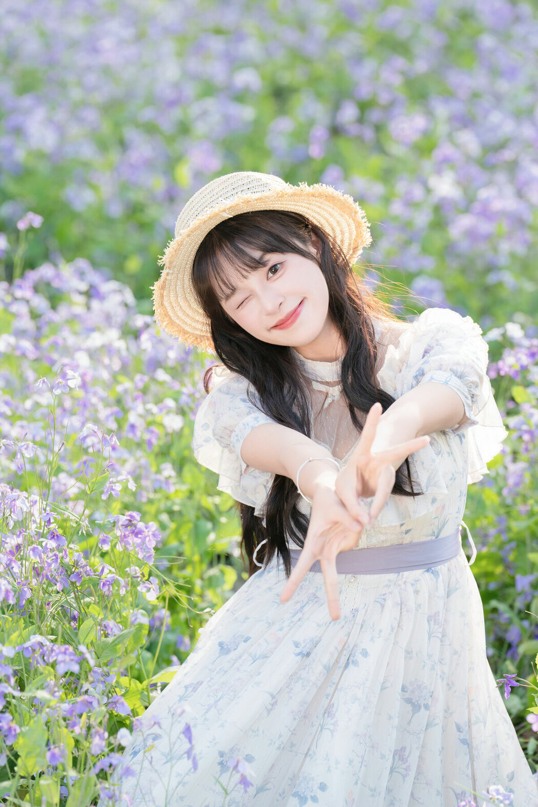 YiTuYu艺图语 Vol.9306 Xia Yu Xiao Nian (23P)