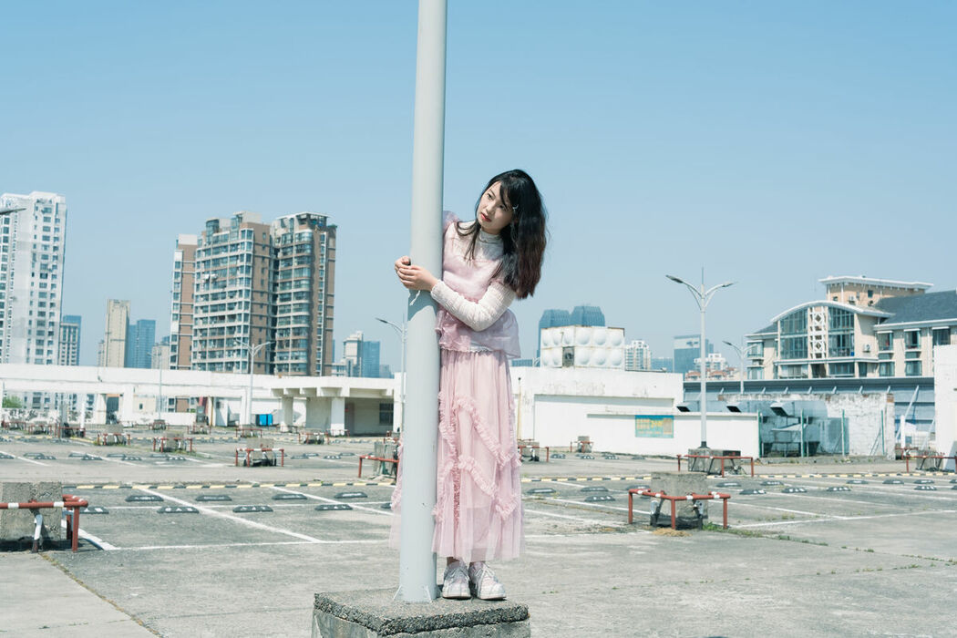 YiTuYu艺图语 Vol.9298 Fen Se Shao Nu (22P)