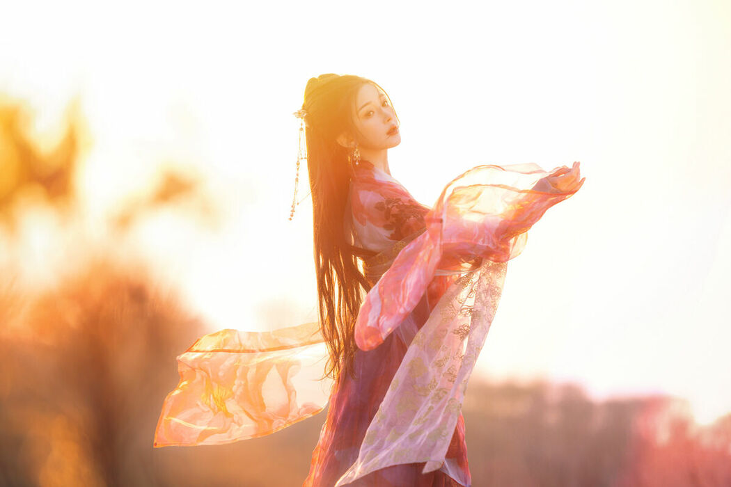 YiTuYu艺图语 Vol.9295 Cang Da Lao (18P)