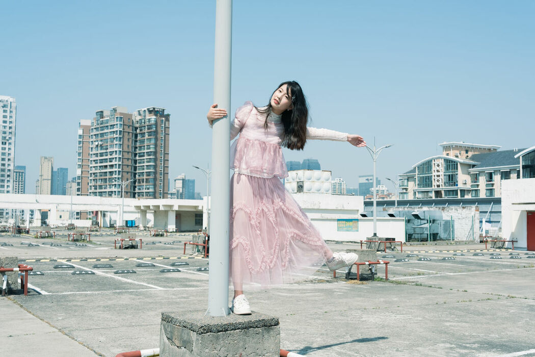 YiTuYu艺图语 Vol.9298 Fen Se Shao Nu (22P)